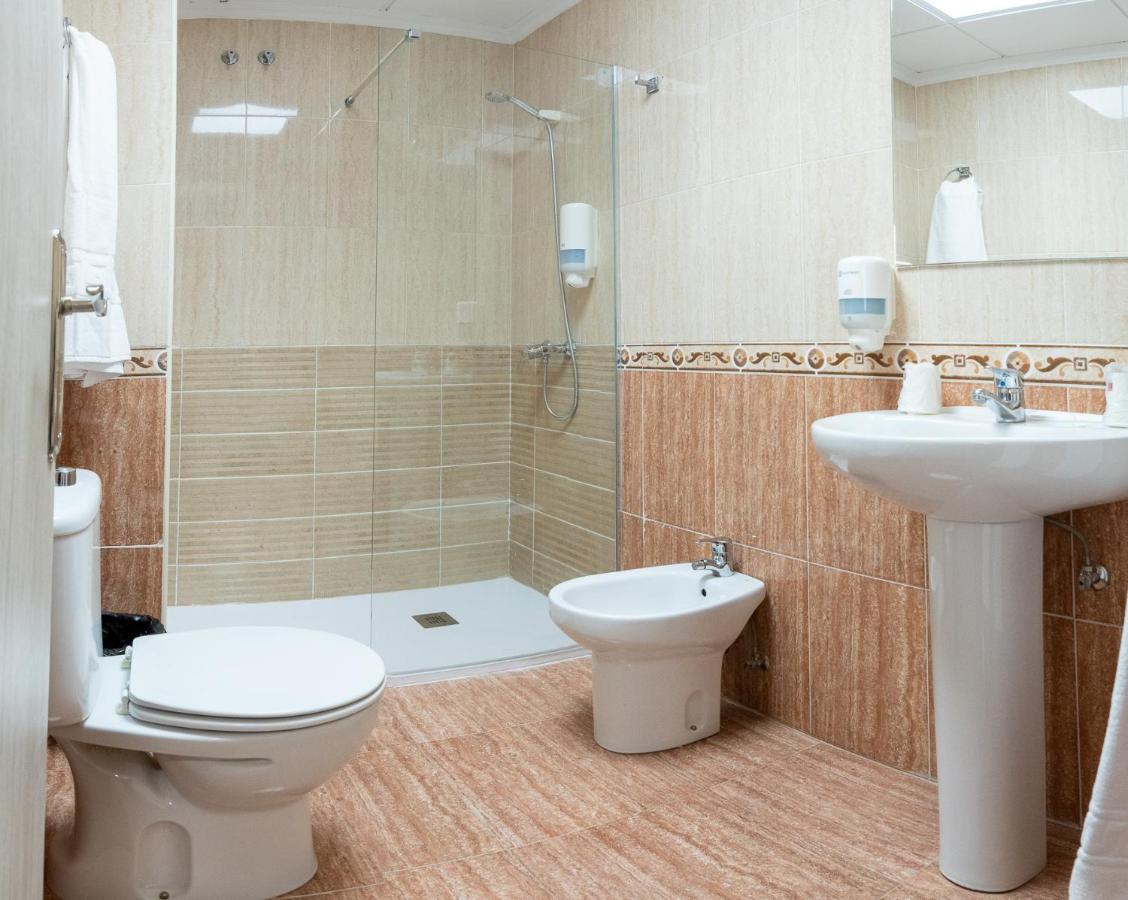 Hostal Vinuela San Pedro de Merida Esterno foto