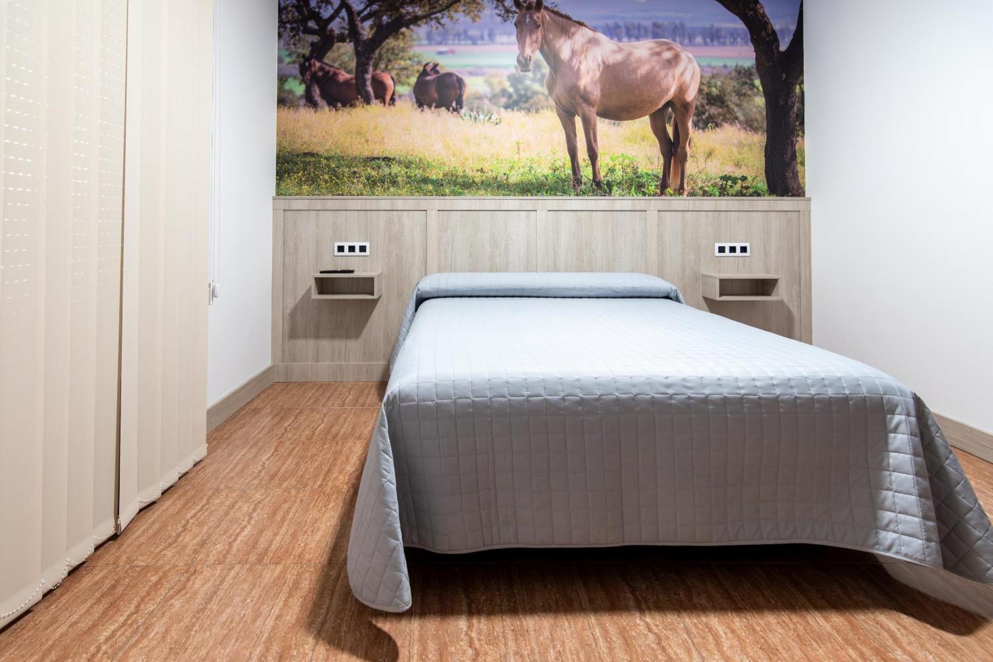 Hostal Vinuela San Pedro de Merida Esterno foto