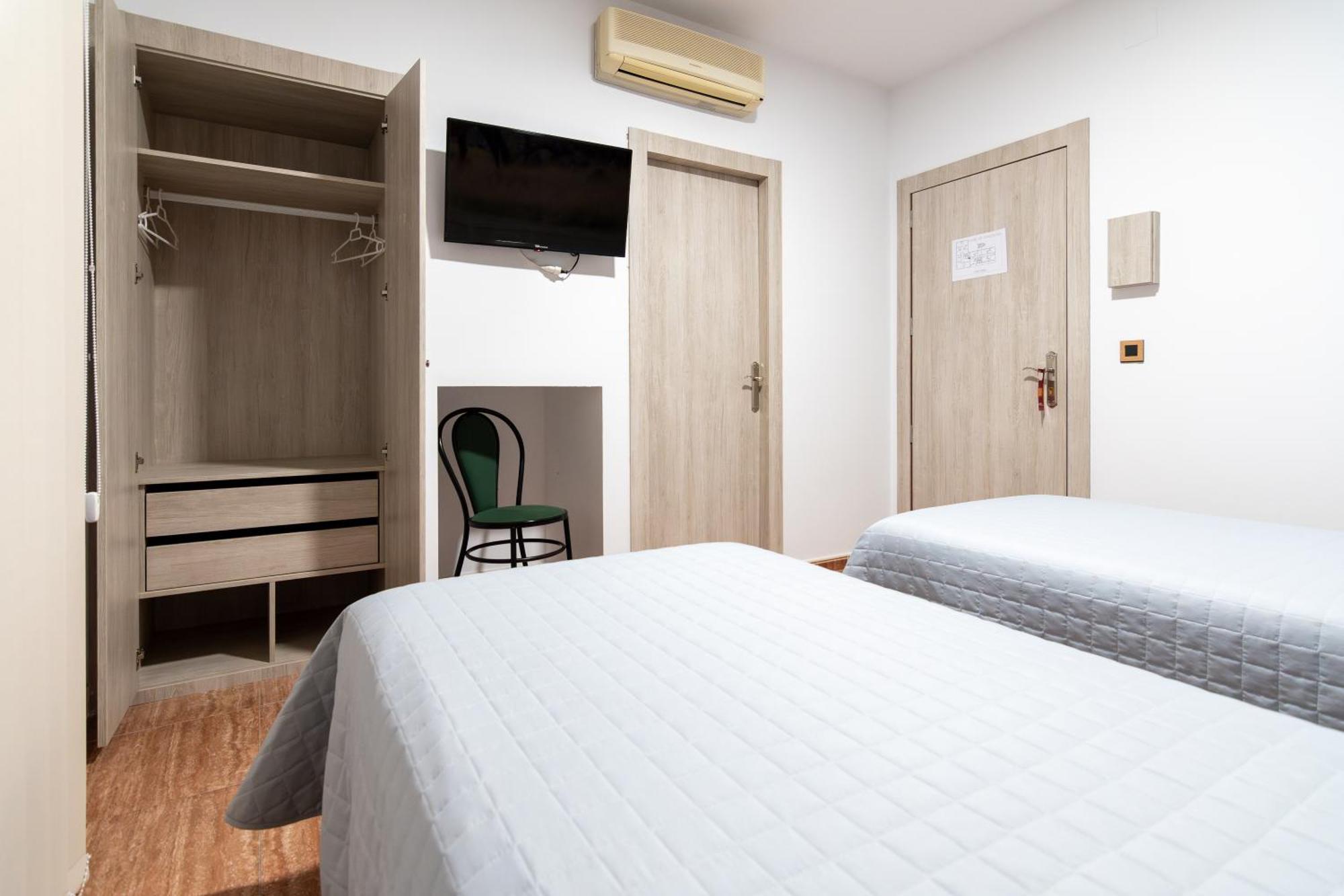 Hostal Vinuela San Pedro de Merida Esterno foto