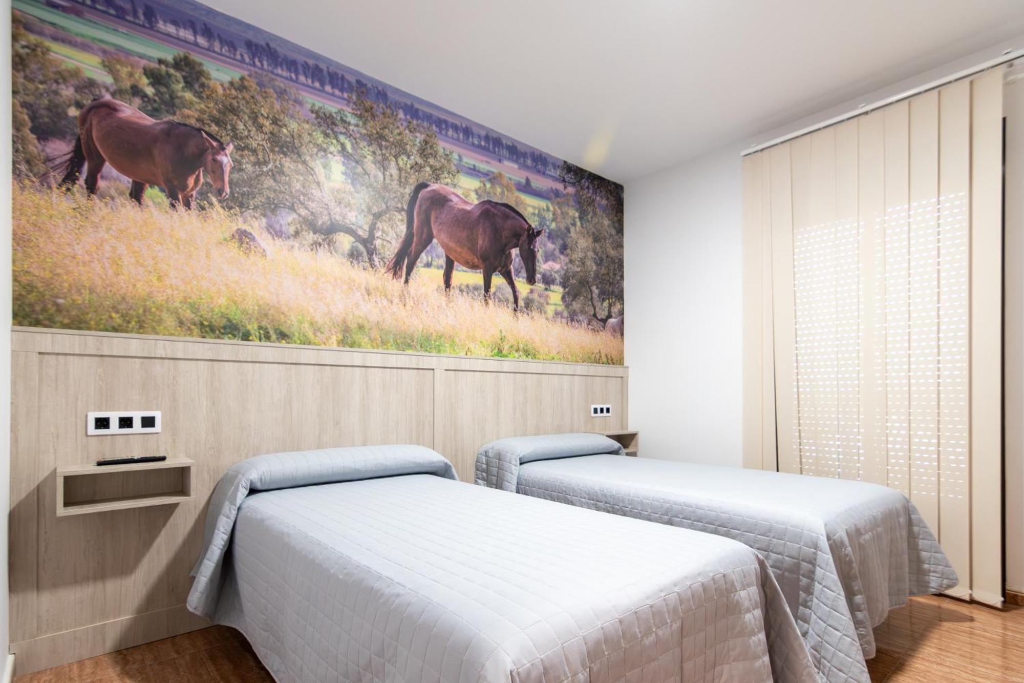Hostal Vinuela San Pedro de Merida Esterno foto